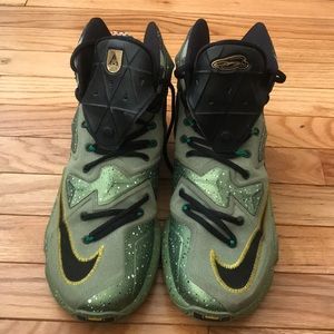 Size 10 Lebron 13’s Military Edition
